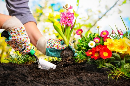 Accepted secure payment methods for Landscapers Shadwell services